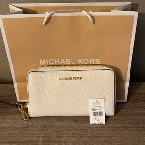 Michael Kors Jet Travel wallet/wristlet
